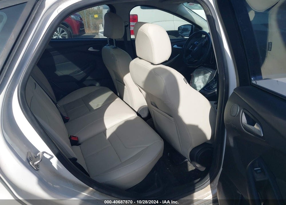 2015 FORD FOCUS TITANIUM VIN: 1FADP3J25FL299786
