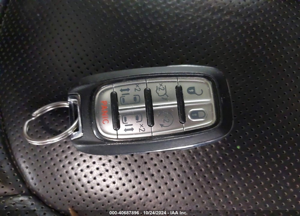 2018 CHRYSLER PACIFICA LIMITED VIN: 2C4RC1GG0JR226375