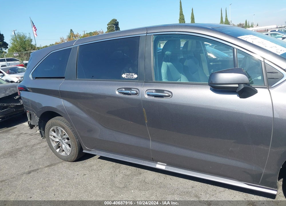 2023 TOYOTA SIENNA XLE VIN: 5TDYRKEC7PS142862