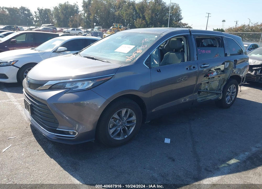 2023 TOYOTA SIENNA XLE VIN: 5TDYRKEC7PS142862