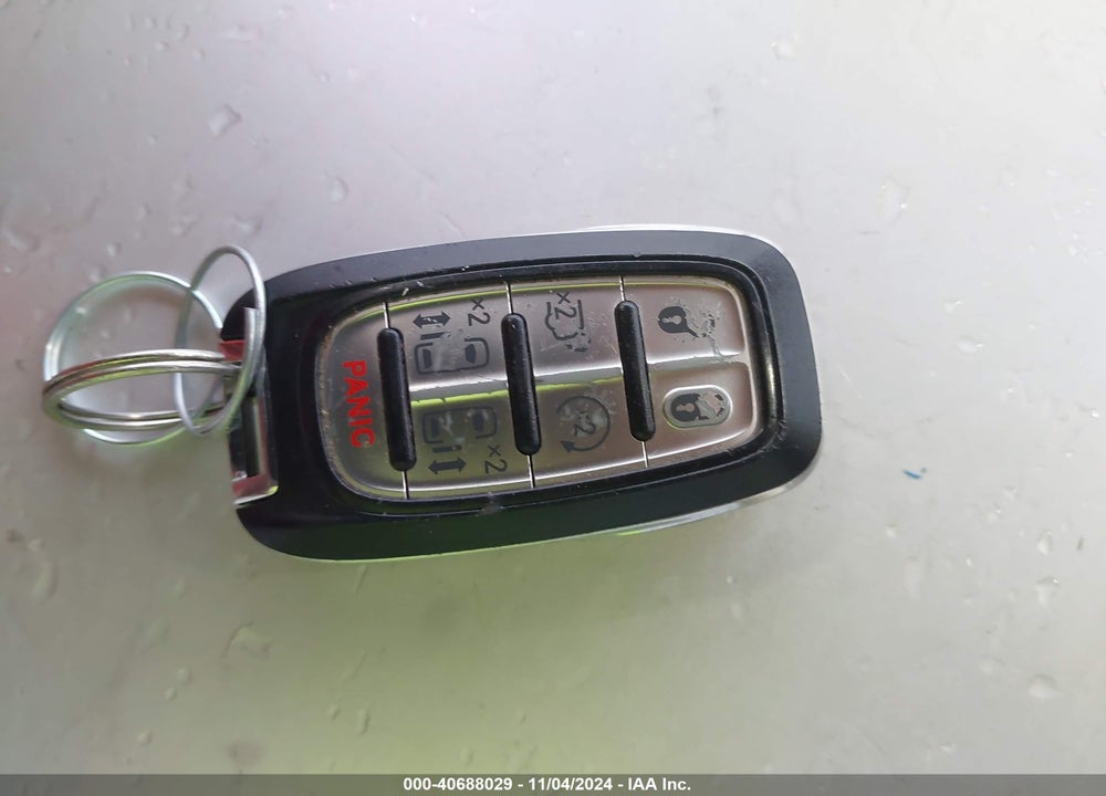 2022 CHRYSLER PACIFICA TOURING L VIN: 2C4RC1BG8NR125615