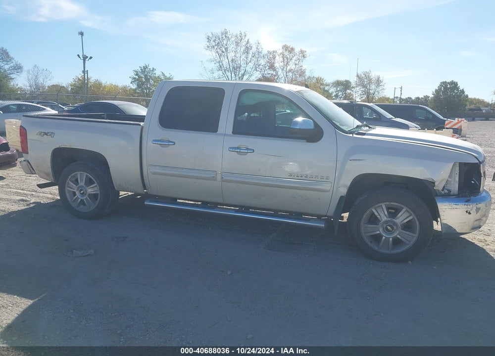 2013 CHEVROLET SILVERADO 1500 LT VIN: 3GCPKSE79DG369922