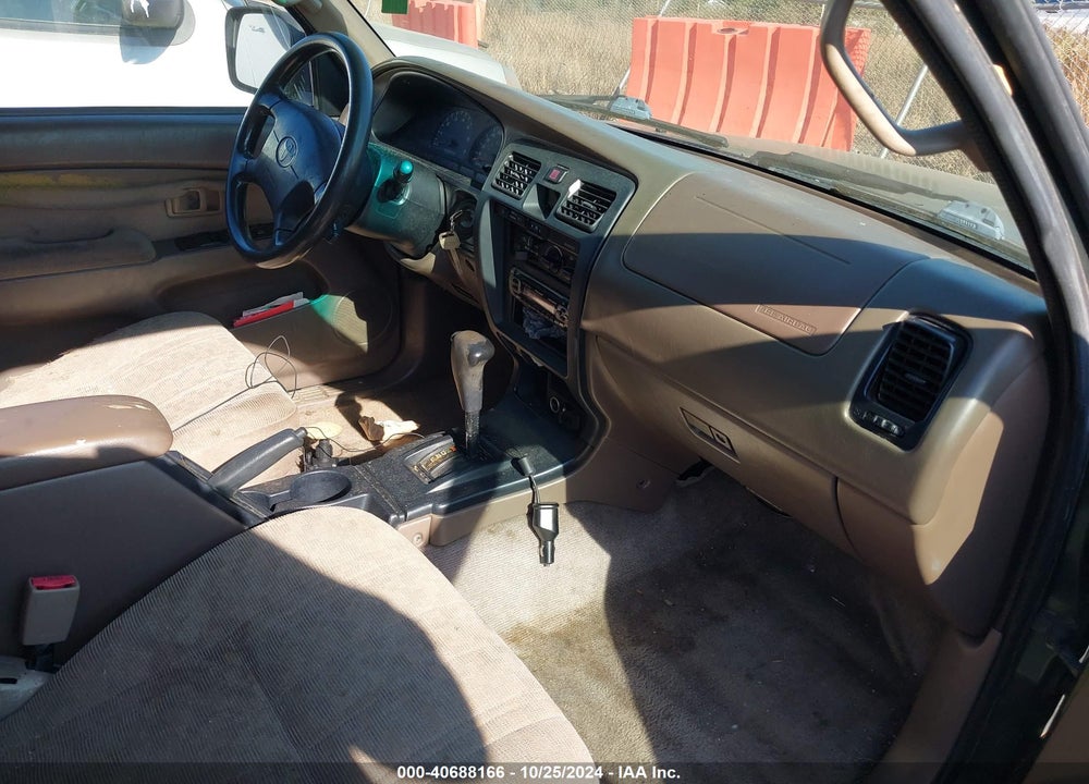 2000 TOYOTA 4RUNNER VIN: JT3GM84R8Y0067973
