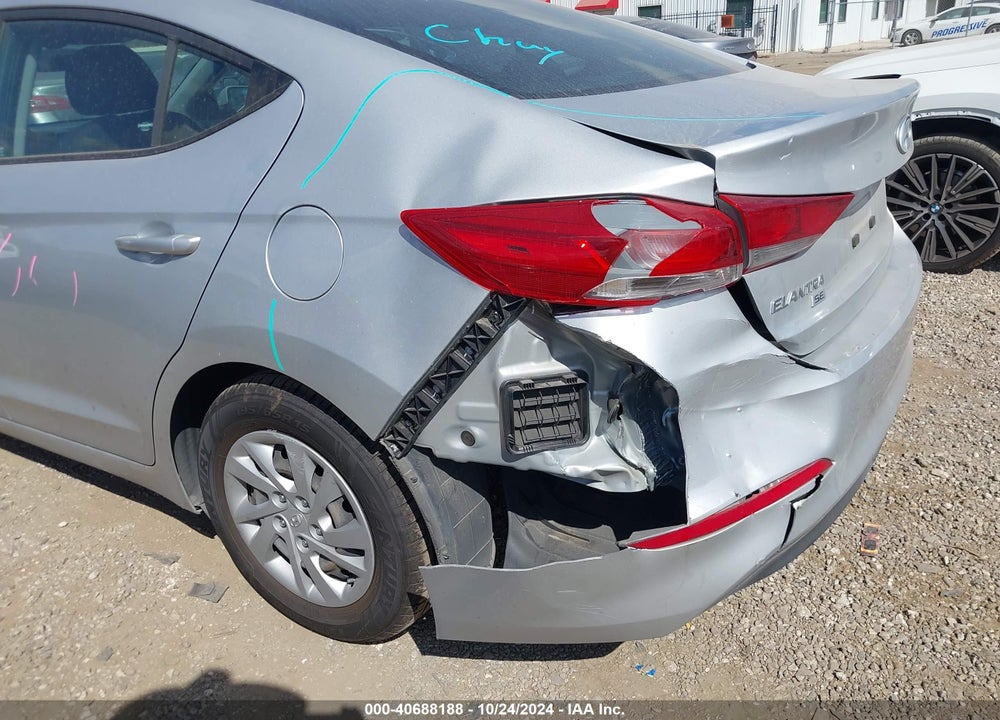 2018 HYUNDAI ELANTRA SE VIN: 5NPD74LF9JH399693