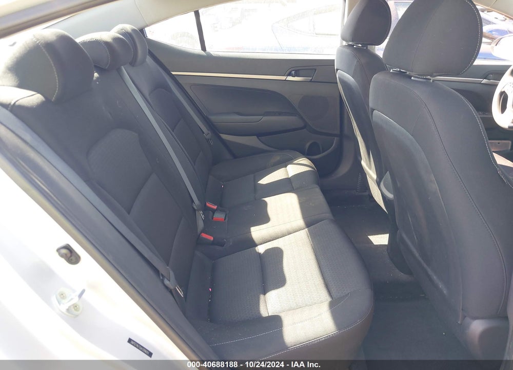 2018 HYUNDAI ELANTRA SE VIN: 5NPD74LF9JH399693