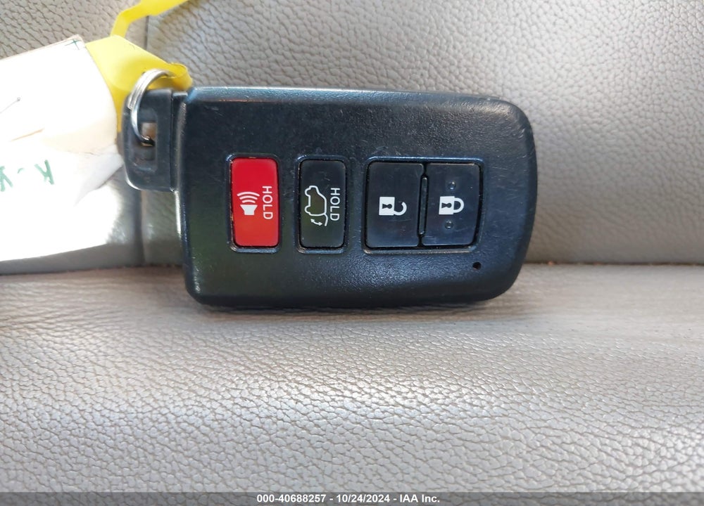 2018 TOYOTA HIGHLANDER XLE VIN: 5TDKZRFH1JS541721