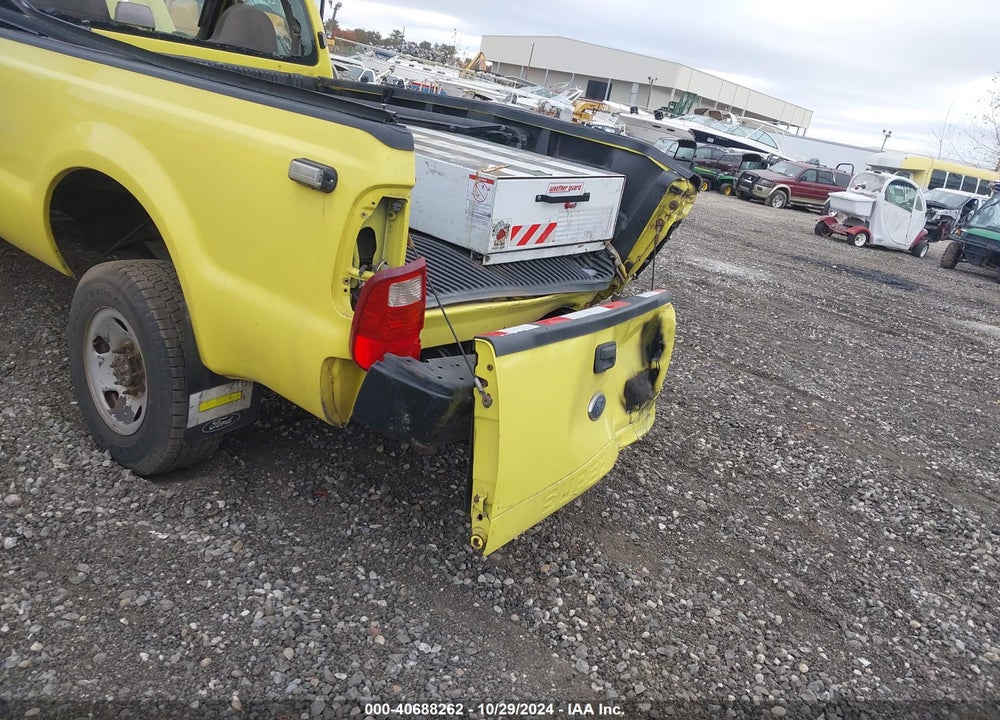 2008 FORD F-350 XL/XLT VIN: 1FTWF31598ED97520