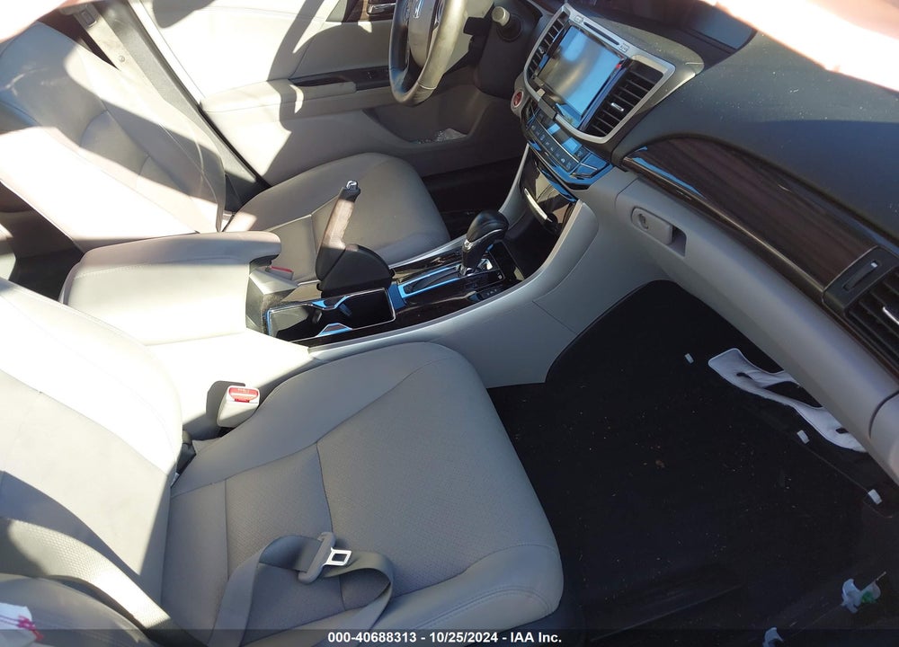 2016 HONDA ACCORD EX-L V-6 VIN: 1HGCR3F85GA019361