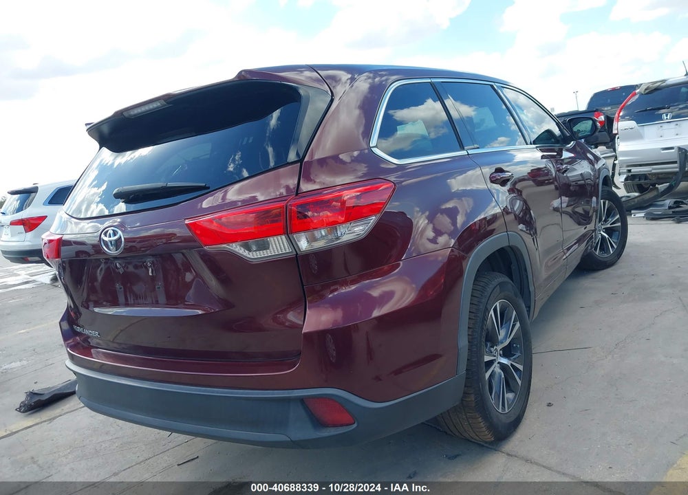 2018 TOYOTA HIGHLANDER LE VIN: 5TDZZRFH4JS253481