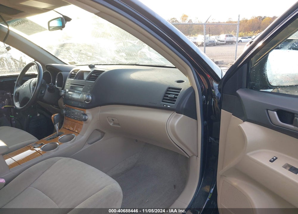2008 TOYOTA HIGHLANDER HYBRID VIN: JTEEW41A382018409