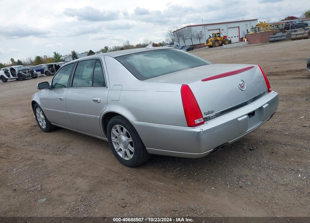 2011 CADILLAC DTS STANDARD VIN: 1G6KA5E68BU123558