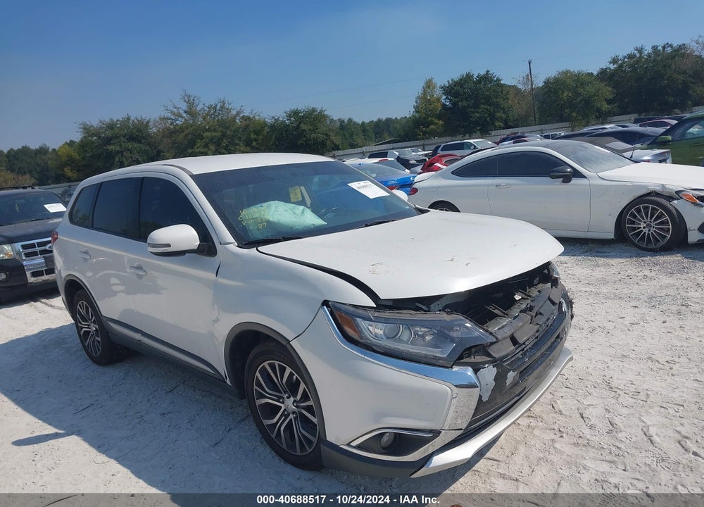 2016 MITSUBISHI OUTLANDER SE VIN: JA4AD3A3XGZ011820