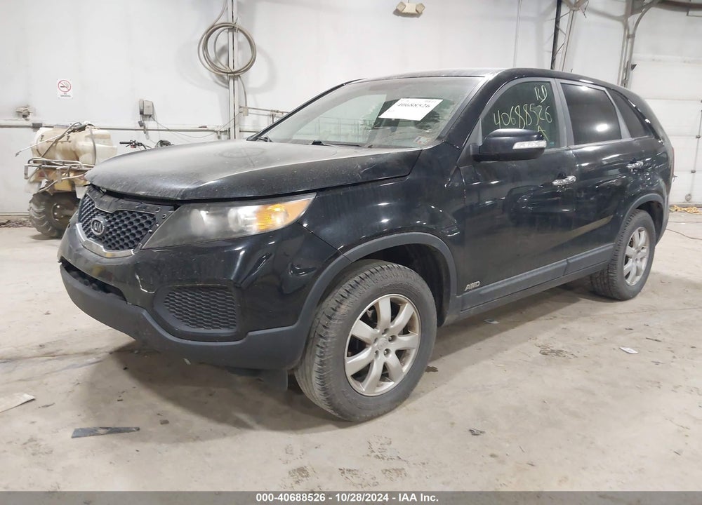 2011 KIA SORENTO LX VIN: 5XYKTCA18BG117508