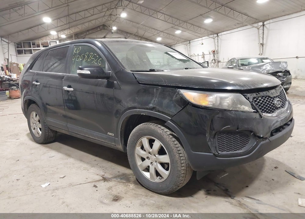 2011 KIA SORENTO LX VIN: 5XYKTCA18BG117508