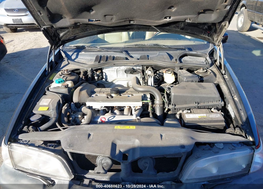 2000 VOLVO V70 XC/XC SE VIN: YV1LZ56D5Y2712802