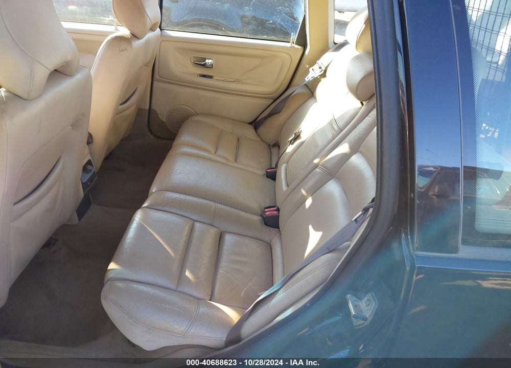 2000 VOLVO V70 XC/XC SE VIN: YV1LZ56D5Y2712802