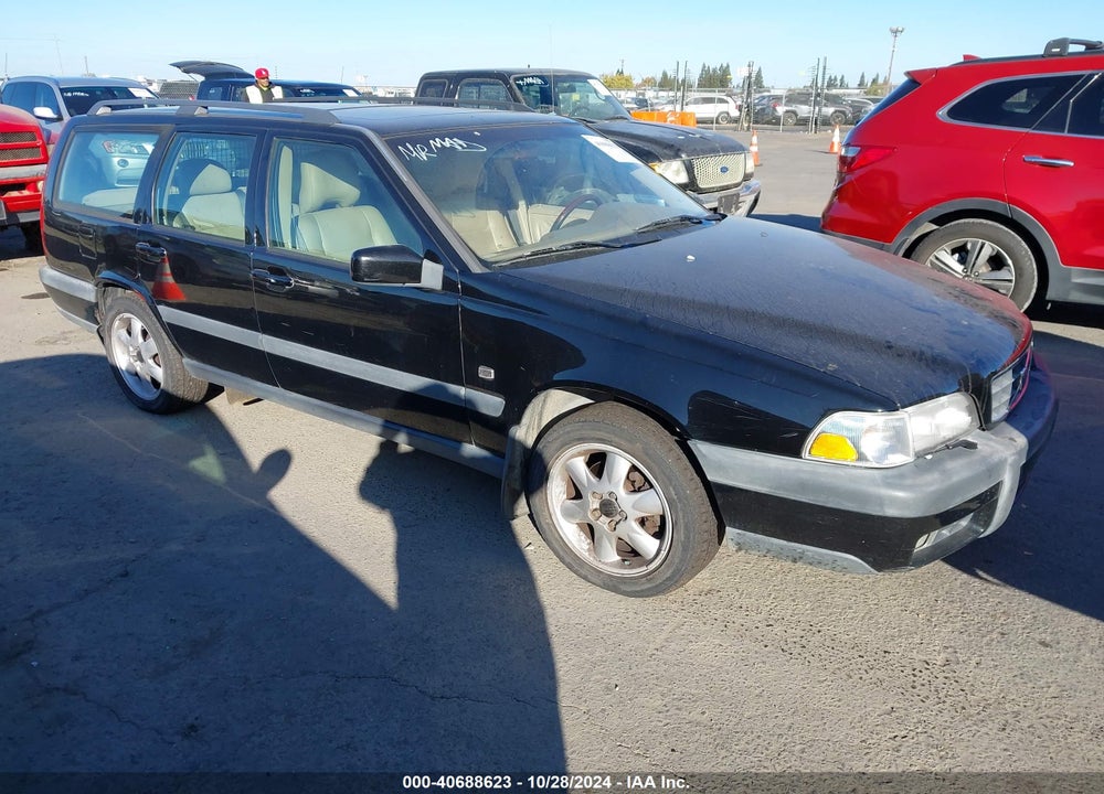 2000 VOLVO V70 XC/XC SE VIN: YV1LZ56D5Y2712802