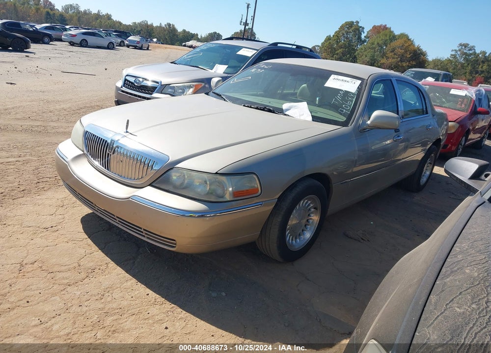 2008 LINCOLN TOWN CAR SIGNATURE LIMITED VIN: 2LNHM82V18X652066