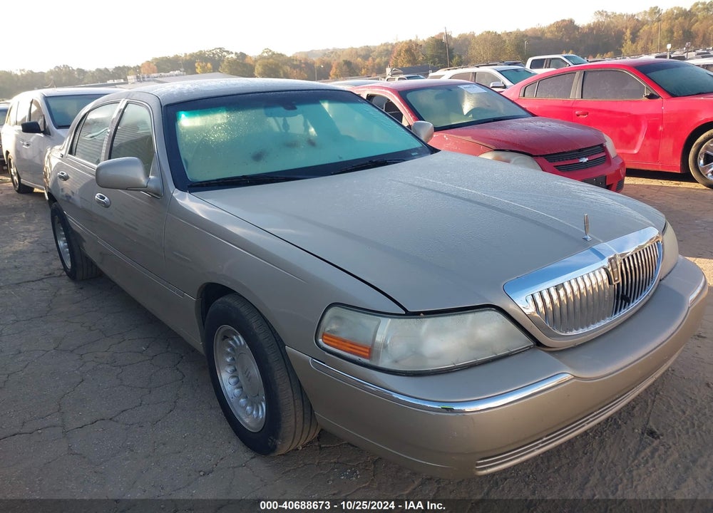 2008 LINCOLN TOWN CAR SIGNATURE LIMITED VIN: 2LNHM82V18X652066