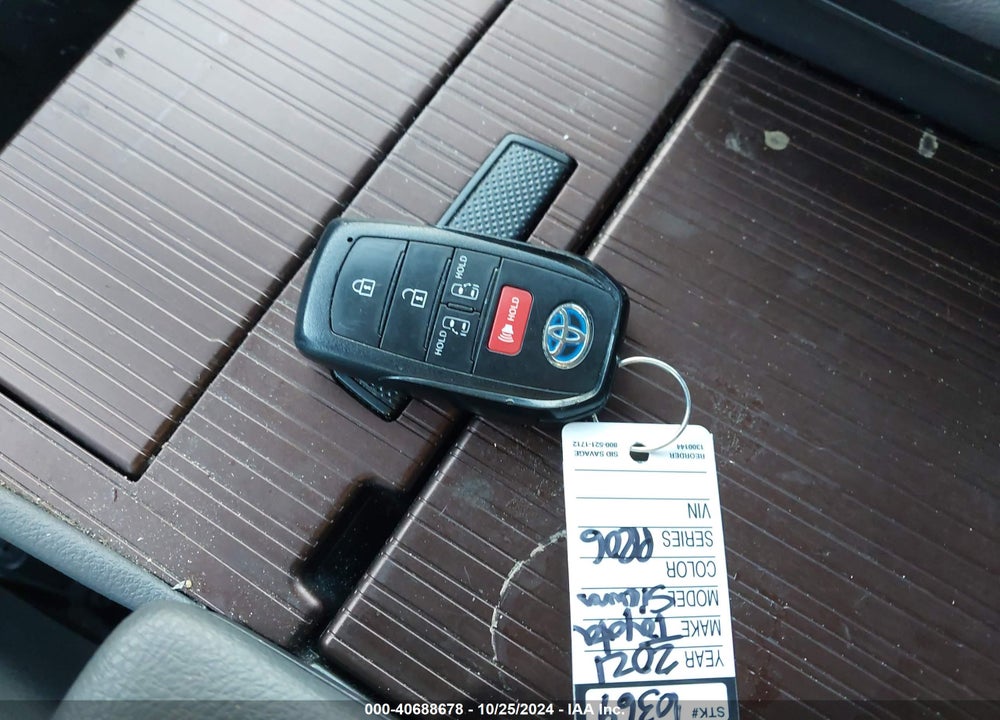 2021 TOYOTA SIENNA LE VIN: 5TDKRKEC9MS043252