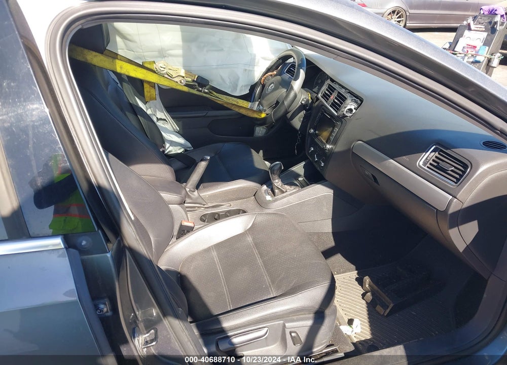 2014 VOLKSWAGEN JETTA 1.8T SE VIN: 3VWD17AJ5EM316705