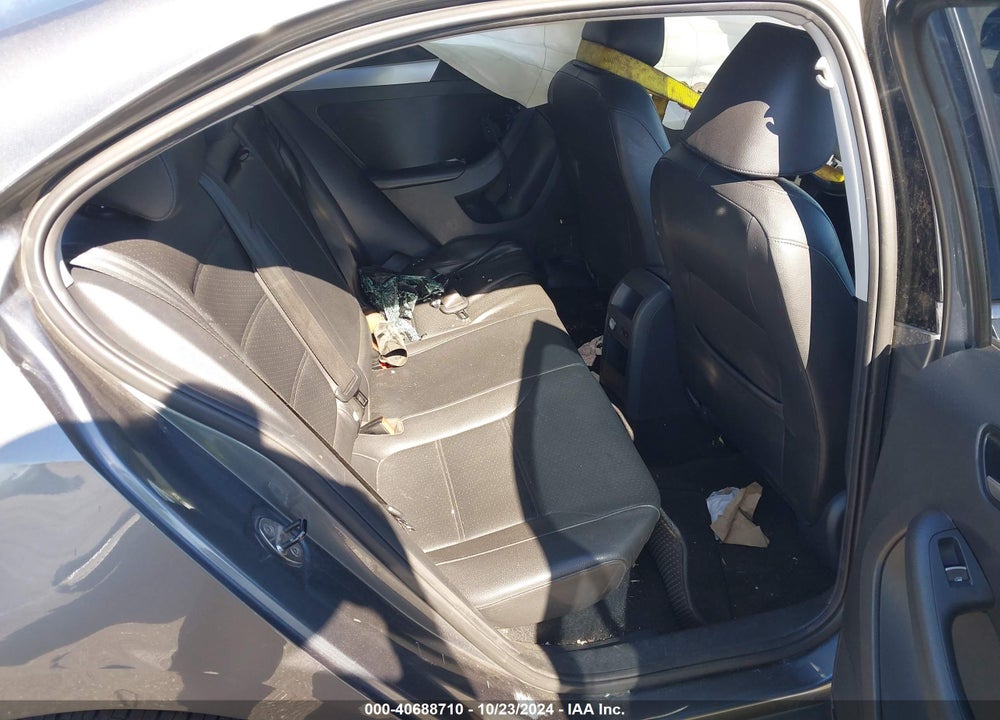 2014 VOLKSWAGEN JETTA 1.8T SE VIN: 3VWD17AJ5EM316705