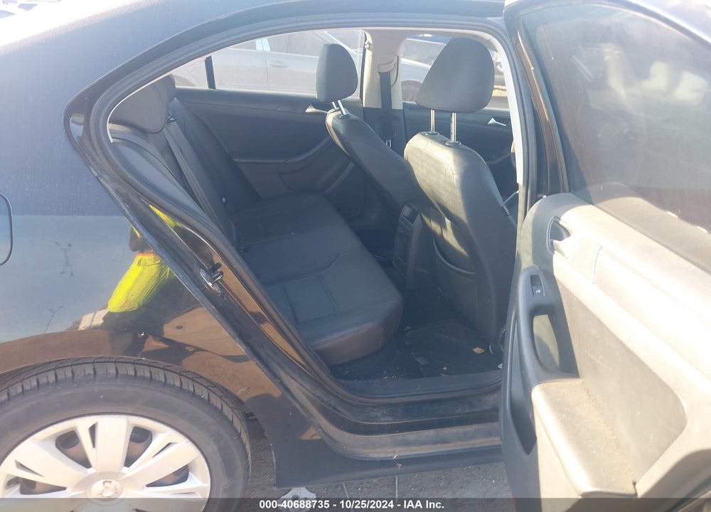 2012 VOLKSWAGEN JETTA 2.5L SE VIN: 3VWDP7AJ1CM325302
