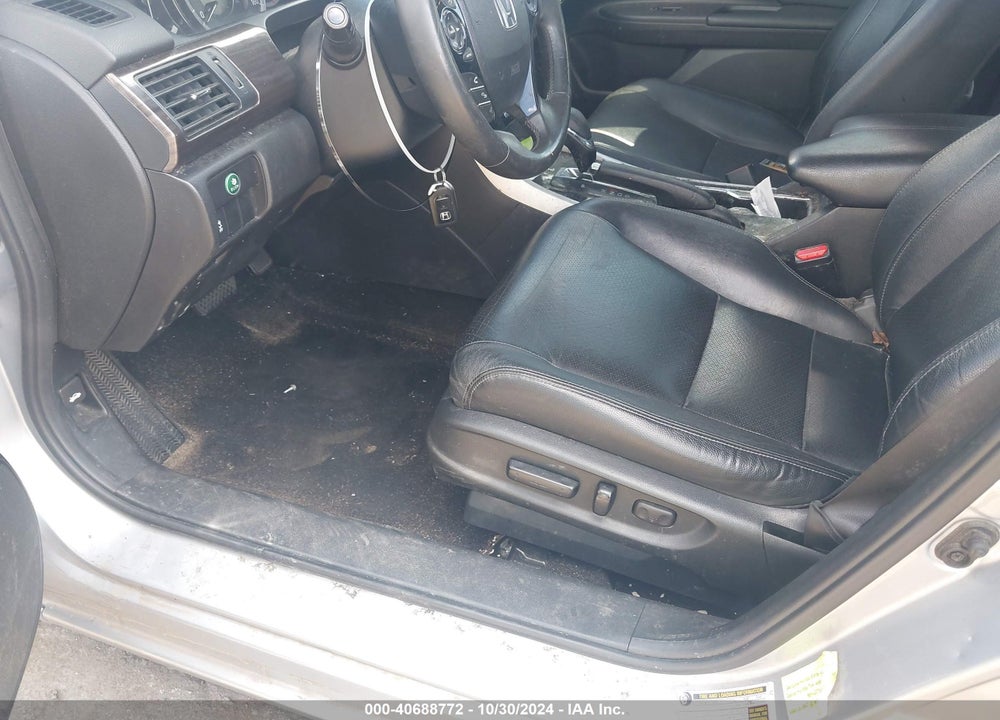 2017 HONDA ACCORD VIN: 1HGCR3F83HA004696