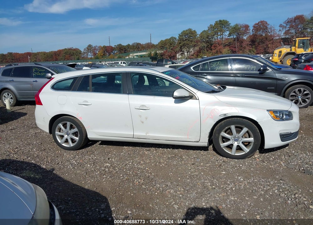 2016 VOLVO V60 T5 DRIVE-E PREMIER VIN: YV140MEK0G1296025