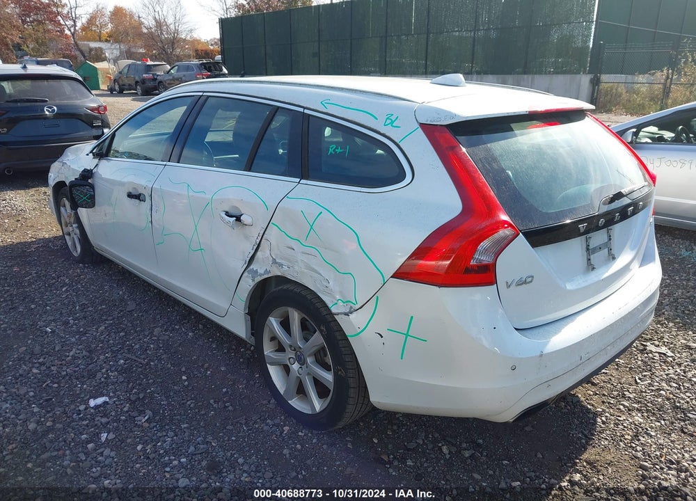 2016 VOLVO V60 T5 DRIVE-E PREMIER VIN: YV140MEK0G1296025