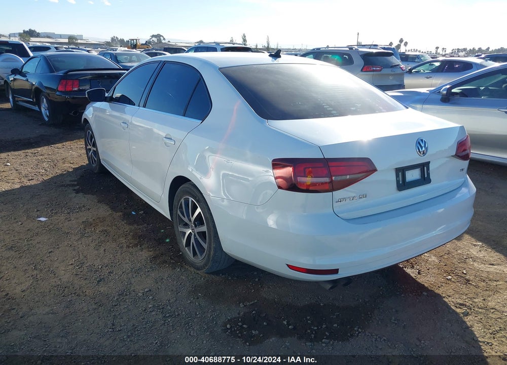 2017 VOLKSWAGEN JETTA 1.4T SE VIN: 3VWDB7AJ2HM290162