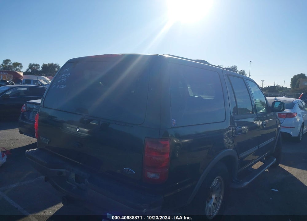 2002 FORD EXPEDITION XLT VIN: 1FMRU15W92LA43196