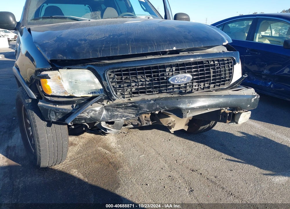 2002 FORD EXPEDITION XLT VIN: 1FMRU15W92LA43196