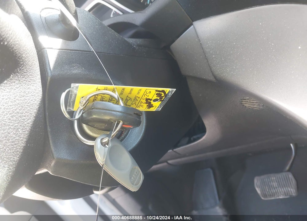 2015 FORD ESCAPE SE VIN: 1FMCU9G97FUB41560