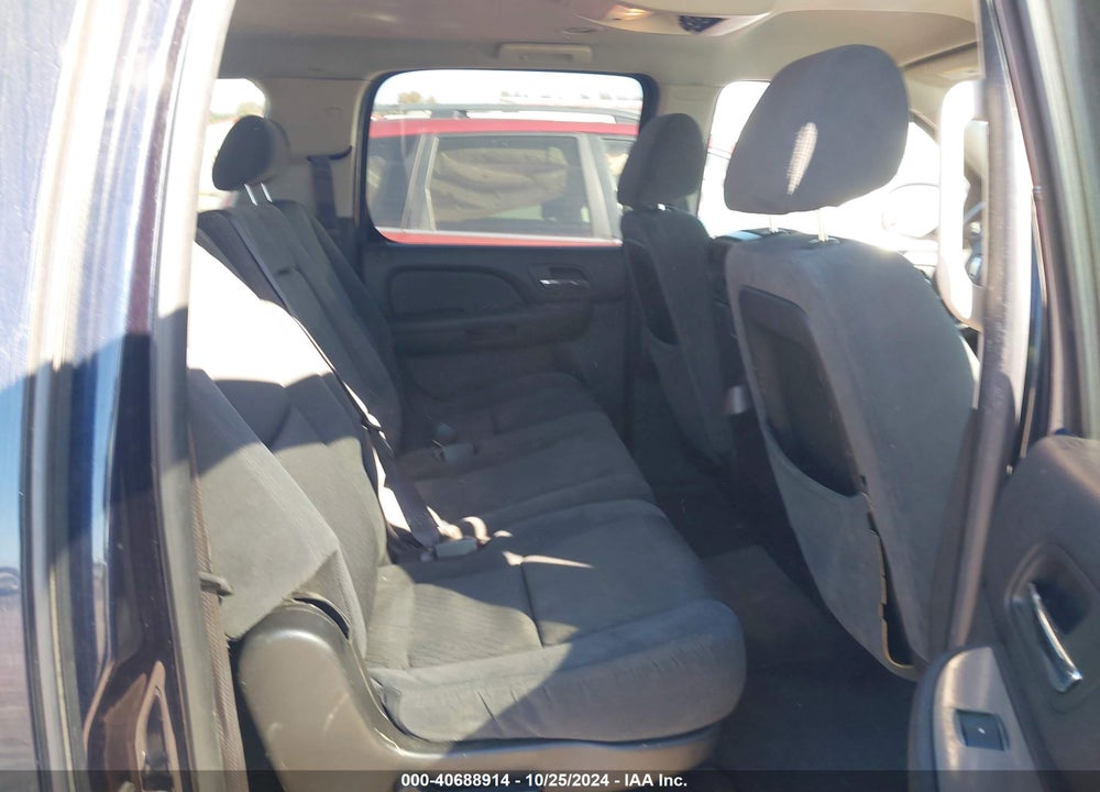 2009 CHEVROLET SUBURBAN 1500 LS VIN: 1GNFC16039J111767
