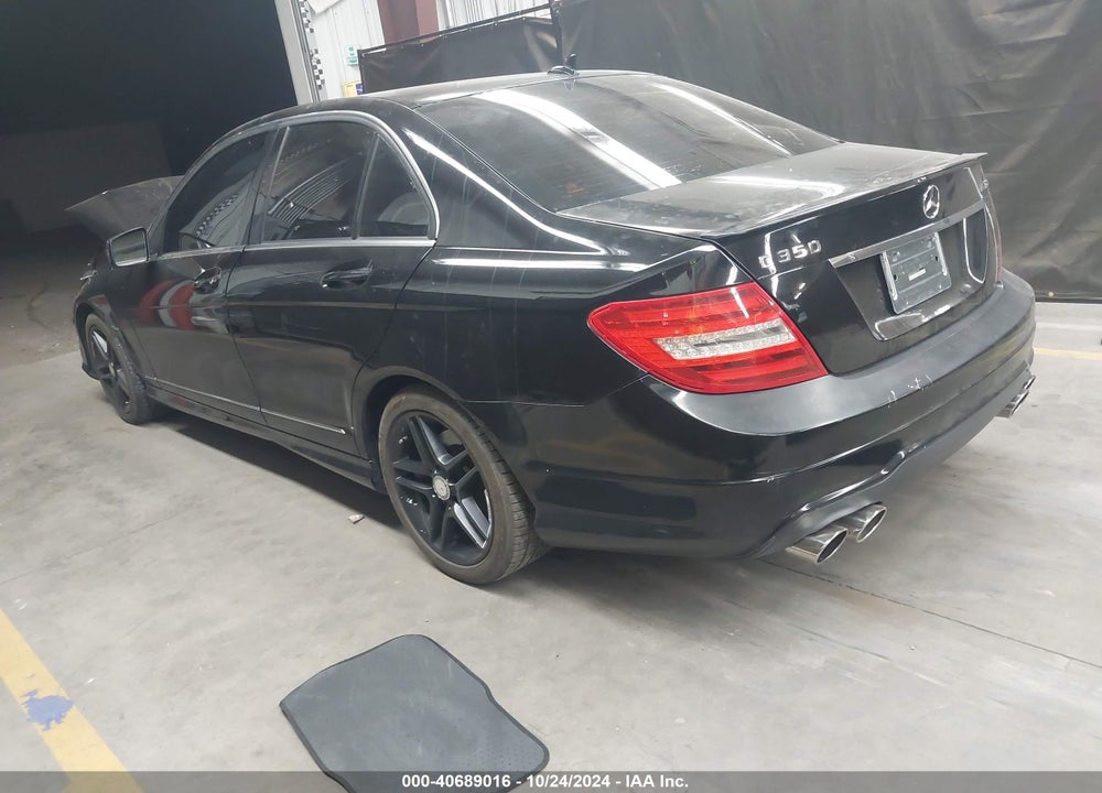 2013 MERCEDES-BENZ C 350 VIN: WDDGF5HBXDA816574