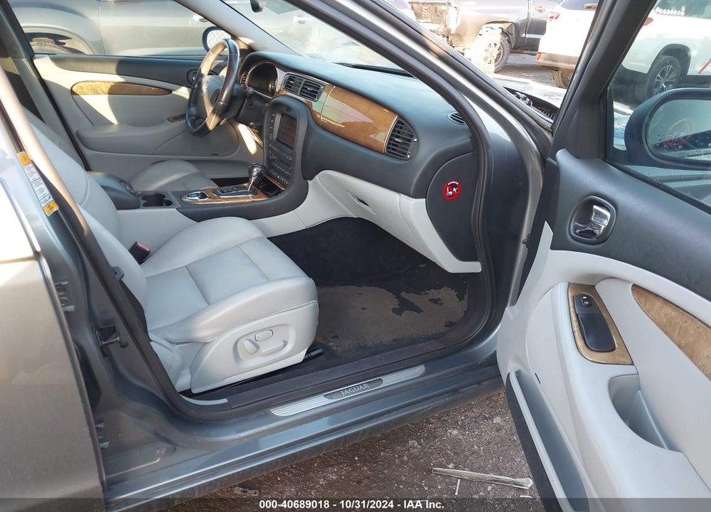 2005 JAGUAR S-TYPE 4.2L V8 R VIN: SAJWA03V351N34014