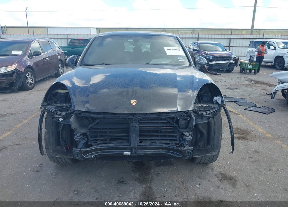 2017 PORSCHE CAYENNE PLATINUM EDITION VIN: WP1AA2A23HKA83676