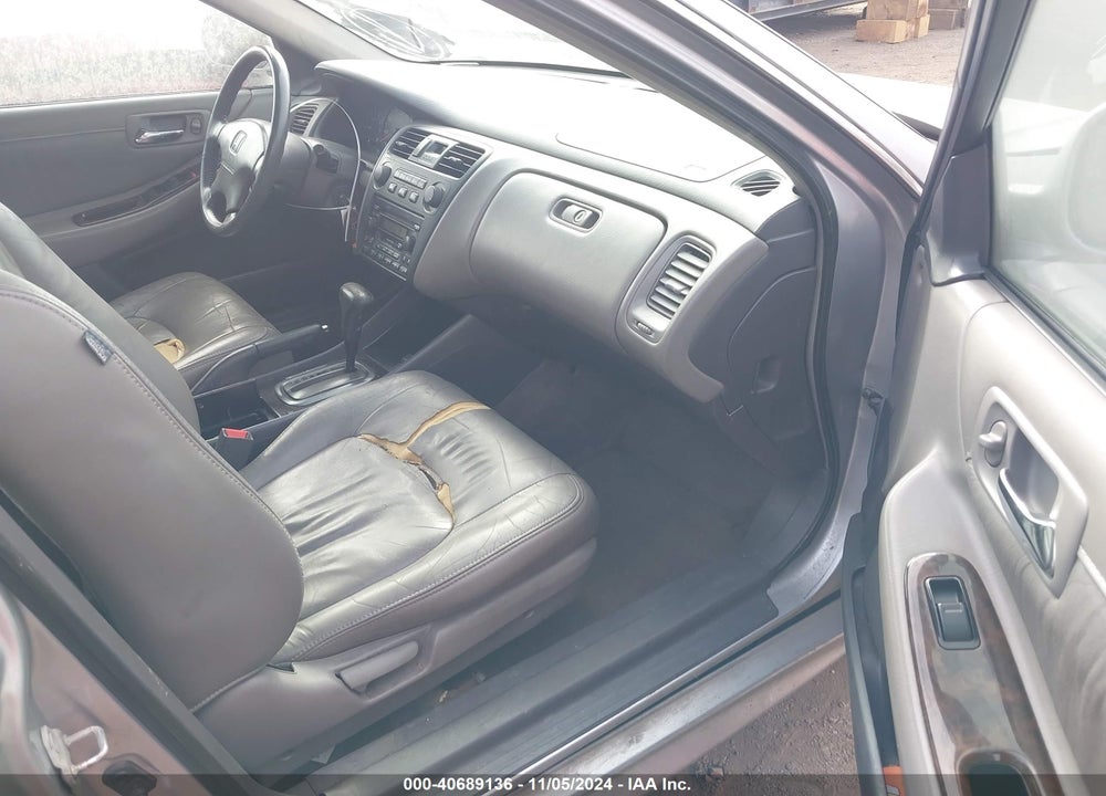 2001 HONDA ACCORD 2.3 EX VIN: 1HGCG56691A132186