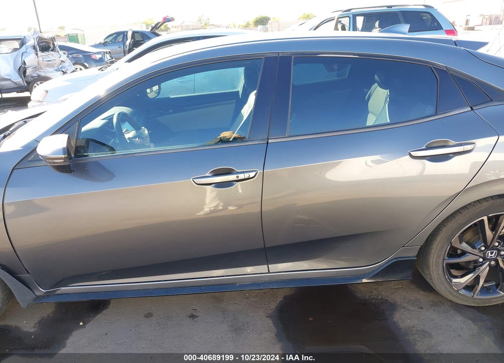 2019 HONDA CIVIC SPORT TOURING VIN: SHHFK7H91KU212800