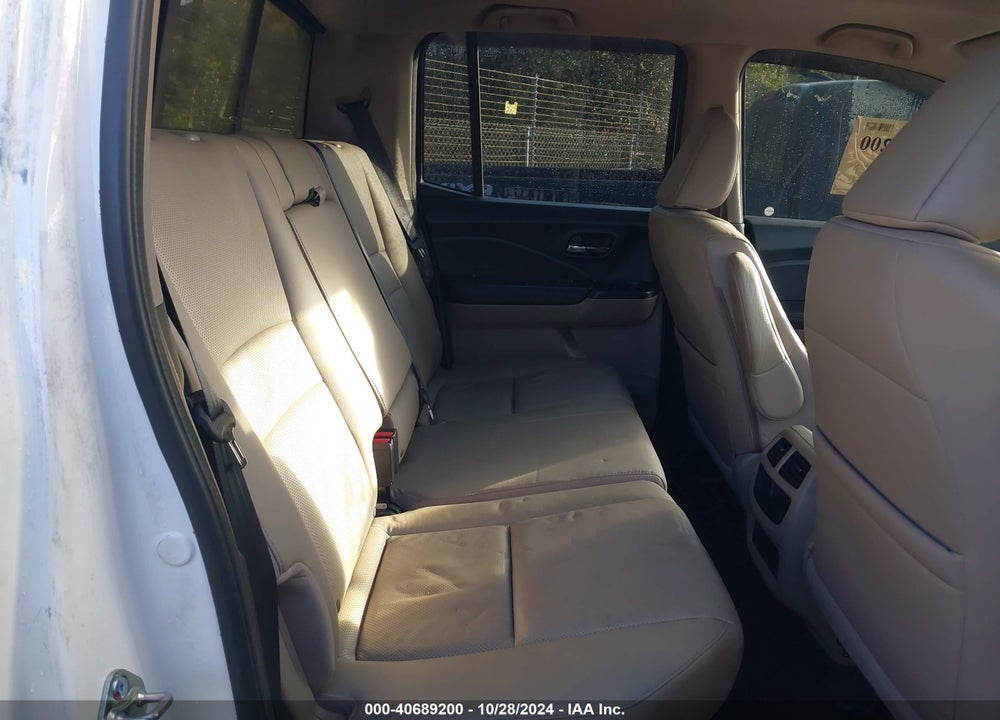 2017 HONDA RIDGELINE RTL-E VIN: 5FPYK3F73HB035395