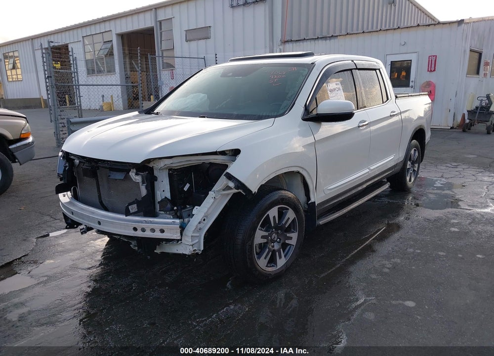 2017 HONDA RIDGELINE RTL-E VIN: 5FPYK3F73HB035395