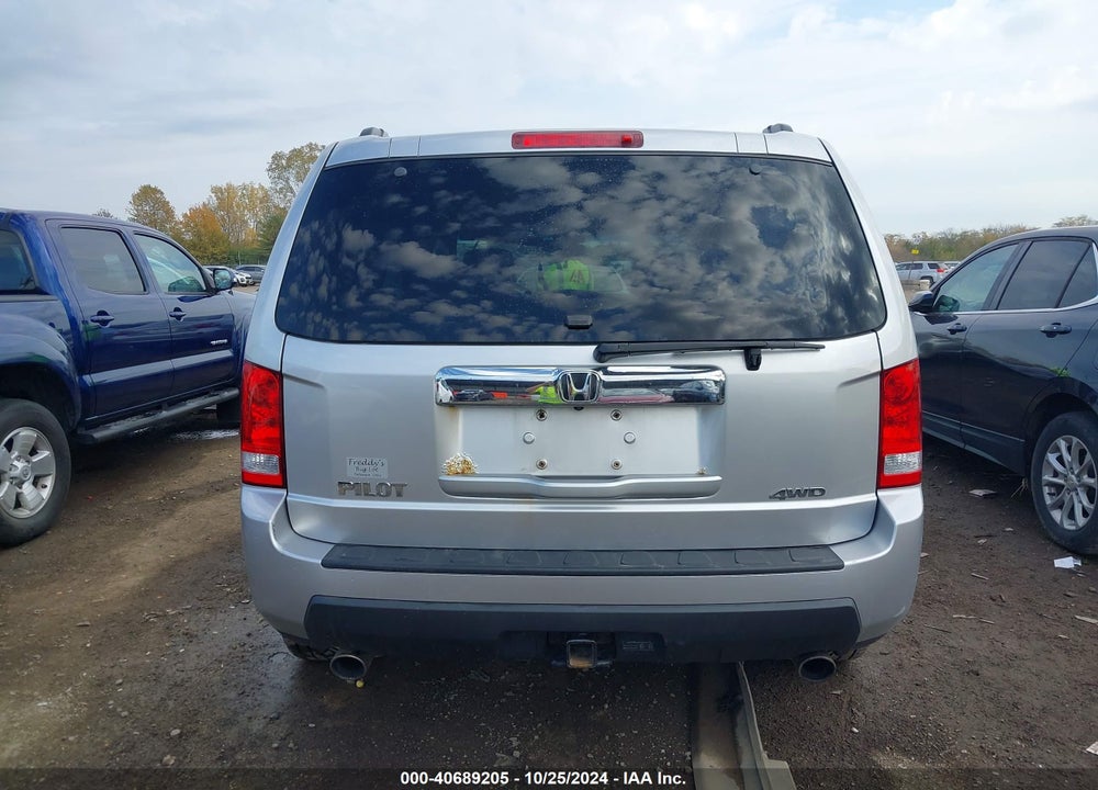 2010 HONDA PILOT EX-L VIN: 5FNYF4H64AB027237