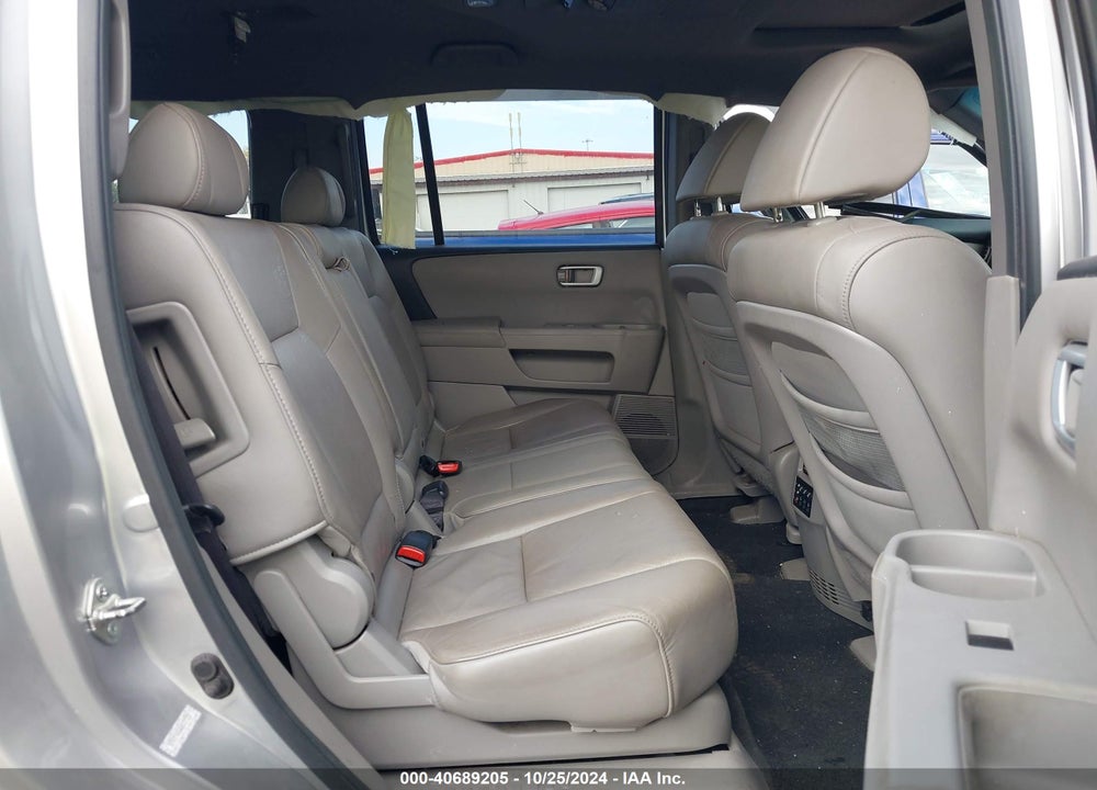 2010 HONDA PILOT EX-L VIN: 5FNYF4H64AB027237