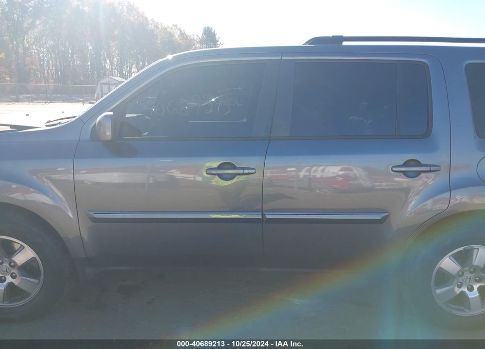 2011 HONDA PILOT EX-L VIN: 5FNYF4H51BB009416