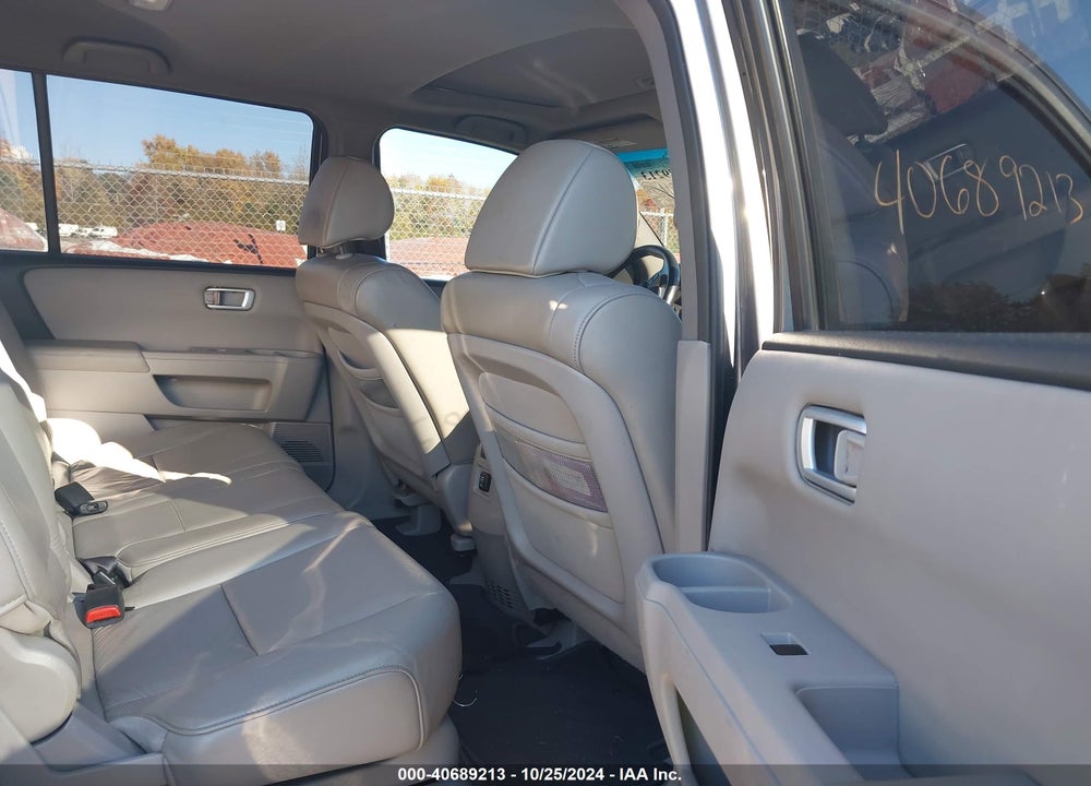 2011 HONDA PILOT EX-L VIN: 5FNYF4H51BB009416