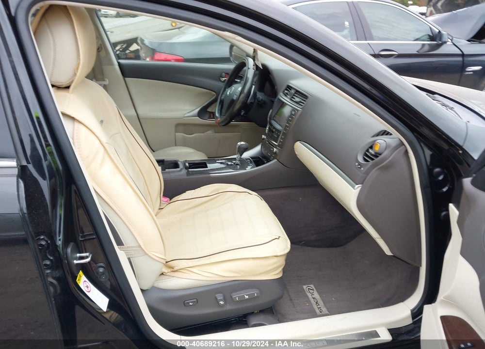2011 LEXUS IS 250 VIN: JTHCF5C23B2035238