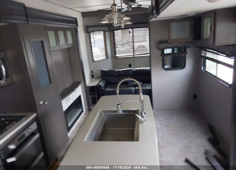2020 KEYSTONE RV HAMPTON TRAVEL TRAILER VIN: 4YDT37221L5330066