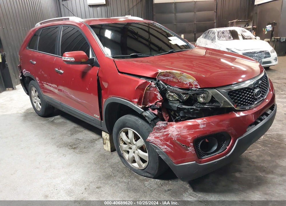 2011 KIA SORENTO LX VIN: 5XYKTCA17BG062579