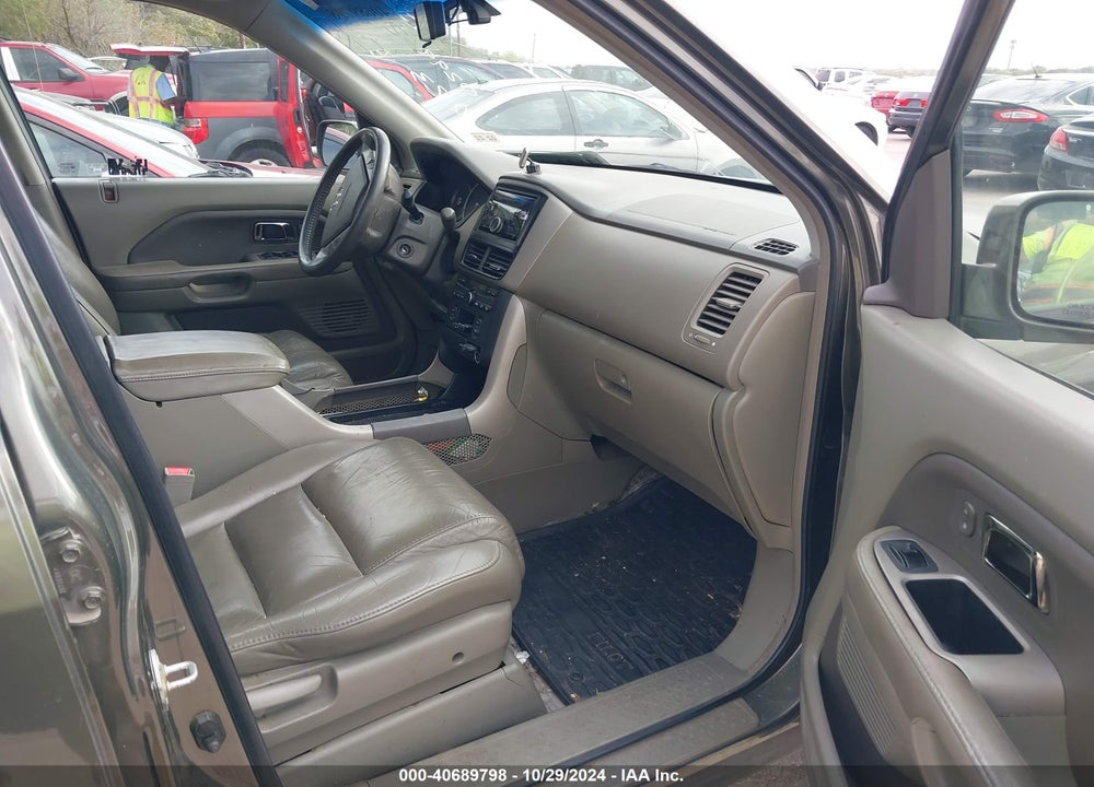 2006 HONDA PILOT EX-L VIN: 5FNYF18516B029962